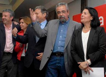 Ángel Pérez e Inés Sabanés, en un acto de su campaña electoral.