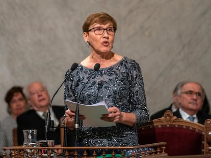 La filóloga y escritora Paloma Díaz-Mas, este domingo durante su discurso de ingreso en la Real Academia Española en Madrid.