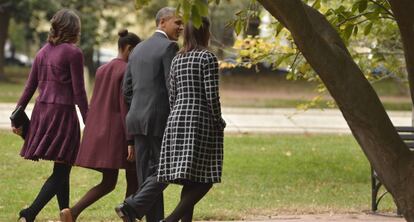 La familia Obama ha salido a pasear este domingo.