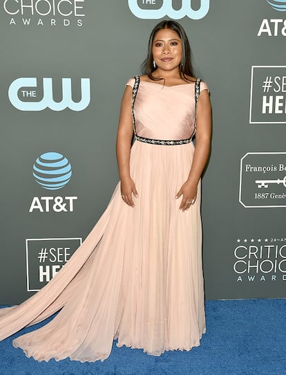 Yalitza Aparicio, protagonista de Roma –que se alzó con el premio a la mejor película–, vestida de Prada.