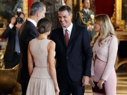 El presidente y su esposa se quedaron al lado de los Reyes para saludar a los invitados