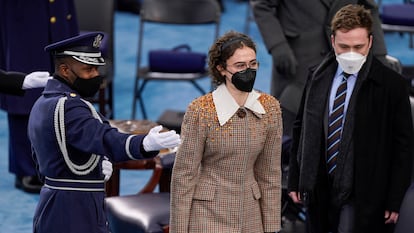 Ella y Cole Emhoff, en la toma de posesión de Joe Biden y Kamala Harris el 20 de enero de 2021 en Washington.