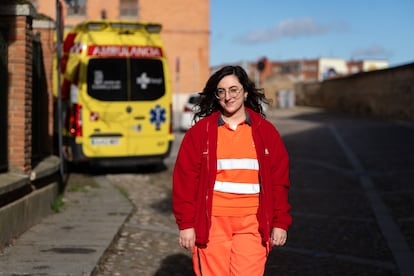 La enfermera rural Inés Olandía, en Medina de Rioseco, Valladolid.