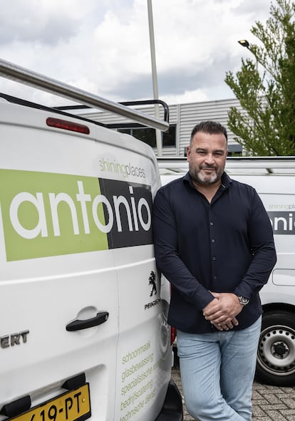 Toni Íñiguez, empresario de Arnhem que facilita empleo a jóvenes en riesgo.