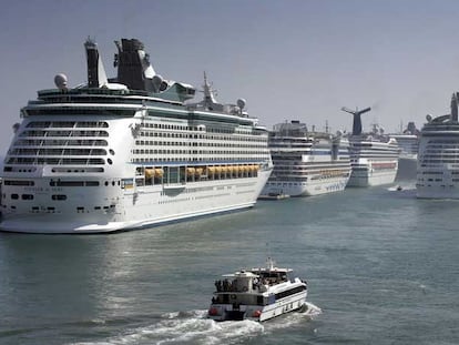 Cruceros en el puerto de Barcelona.