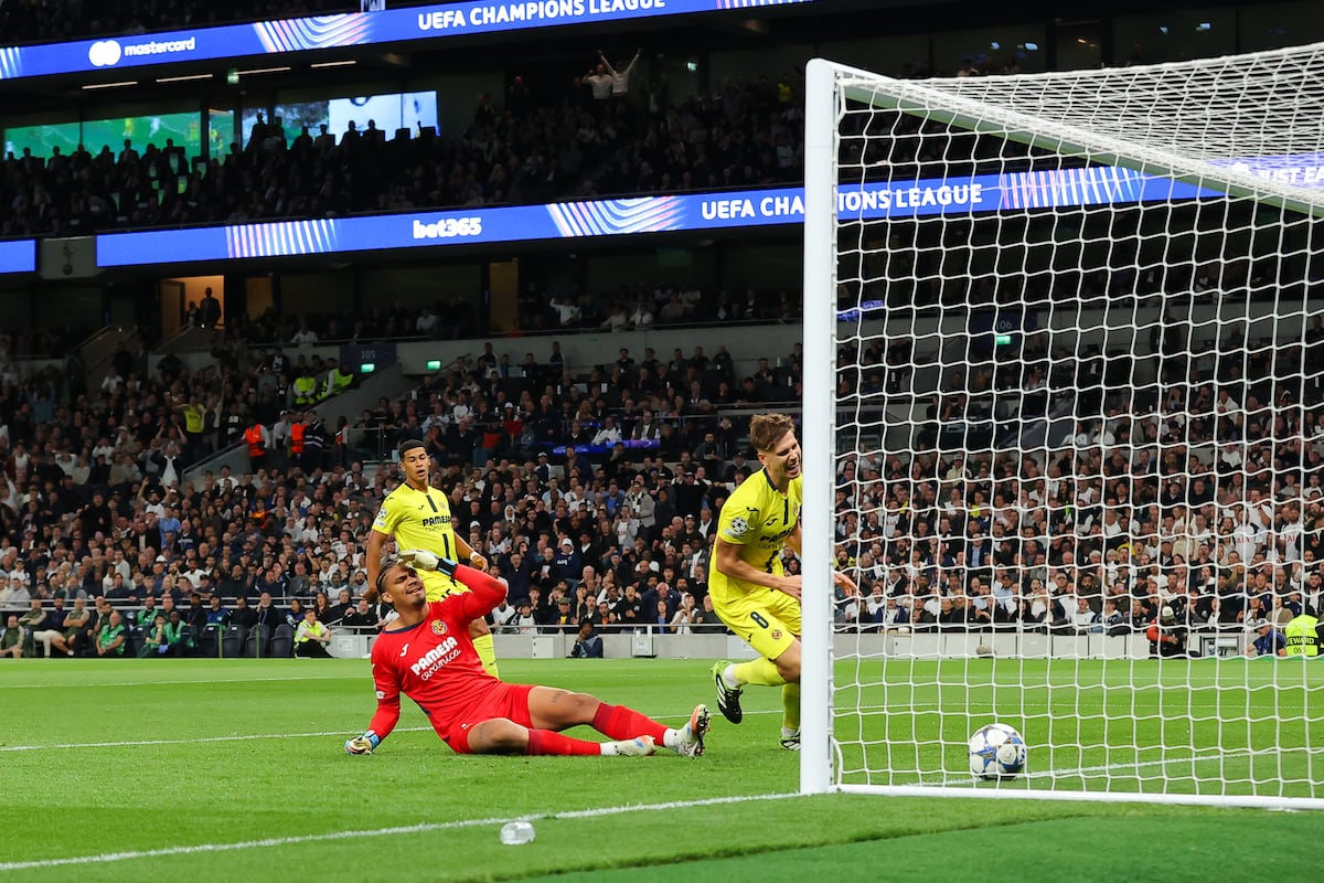 Luiz Júnior liquida al Villarreal con un gol en propia meta ante el Tottenham
