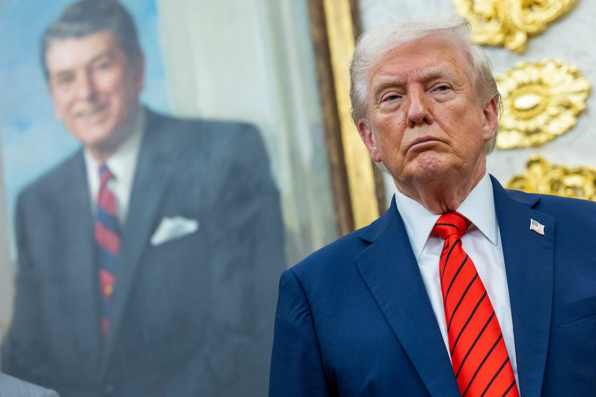 Trump supera un nuevo reconocimiento médico y es vacunado contra la gripe y la covid