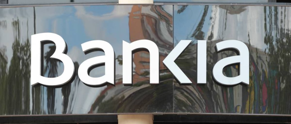CaixaBank y Bankia formarán a 39.000 empleados en asesoramiento ...