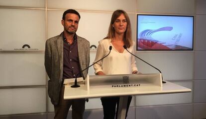 Jaume Asens y Jéssica Albiach en una rueda de prensa en el Parlament.