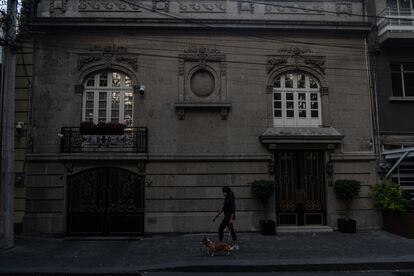 Vista de la casa del académico y comunicador Andrés Roemer, en la colonia Roma de Ciudad de México.