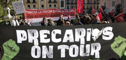 Protesta de los trabajadores de las salas de cine madrileñas ante el Ministerio de Cultura.