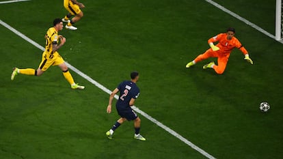 Achraf Hakimi marca el primero para el PSG.