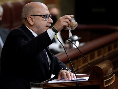 El diputado de Vox Francisco José Alcaraz durante una intervención en el pleno del Congreso,