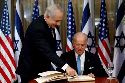 Joe Biden y Benjamin Netanyahu en la Casa Blanca, en Washington (EE UU), en una fotografía de archivo de marzo 2010.