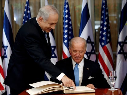Joe Biden y Benjamin Netanyahu en la Casa Blanca, en Washington (EE UU), en una fotografía de archivo de marzo 2010.