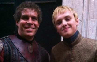 Bruno e Dean-Charles Chapman (o jovem rei Tommen).