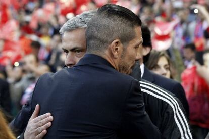 Simeone y Mourinho, durante el partido de ida.