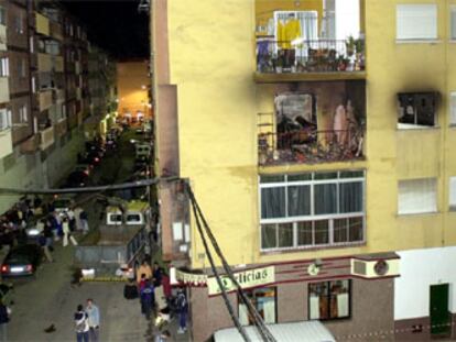 La fachada del edificio donde se ha declarado el fuego.