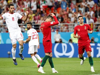 Cristiano lamenta su fallo desde el punto de penalti ante Irán.