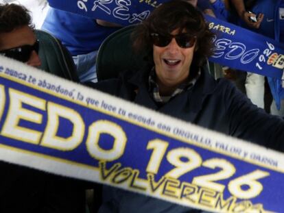 Aficionados del Oviedo de la Pe&ntilde;a Azul Madrid.