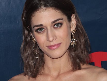 Lizzy Caplan