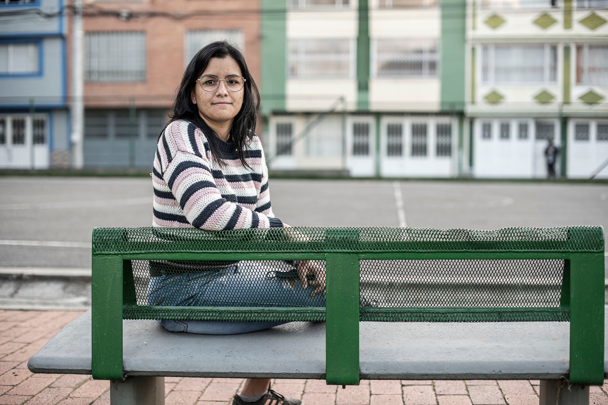 Lian De Gouveia, politóloga venezolana de 26 años, en un barrio de Bogotá.