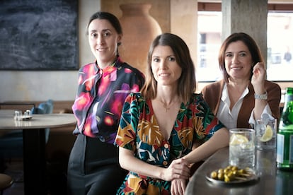 Desde la izquierda, Almudena Ávalos, Helena Poncini y Paz Álvarez.