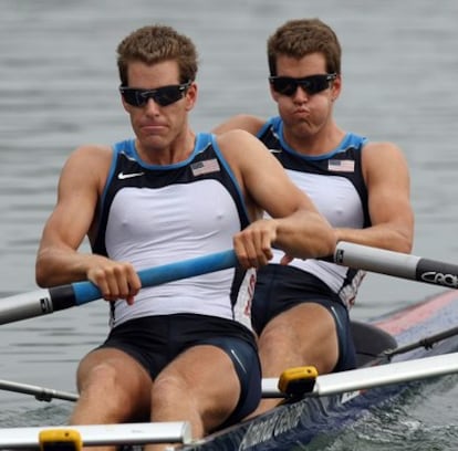 Tyler y Cameron Winklevoss, durante su participación en los Juegos Olímpicos de Pekín 2008 en la categoría de remo.