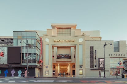 El Dolby Theatre, antiguamente Kodak Theatre, en Hollywood Boulevard, es la sede de los Premios Oscar.