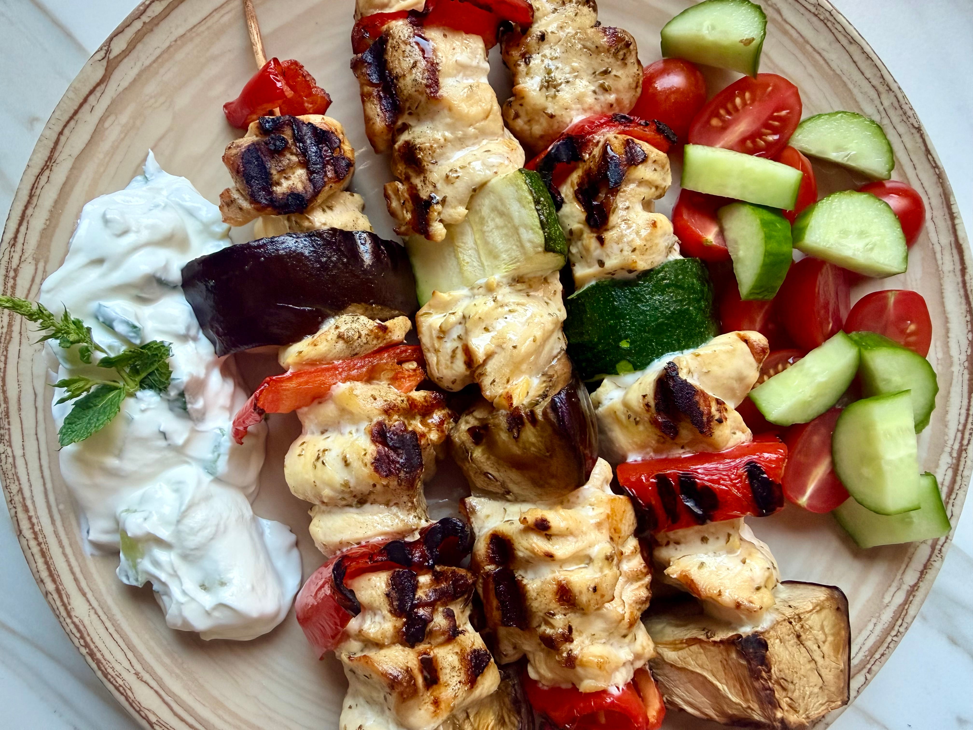 ‘Souvlaki’, la receta de brochetas de pollo al estilo griego
