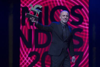 Javier Gutiérrez recibe el Premio Ondas Nacional de Televisión a Mejor intérprete masculino en ficción.  