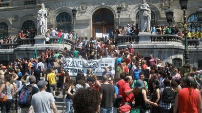 Reciente manifestación del colectivo SOS Racismo Bizkaia frente al Ayuntamiento de Bilbao