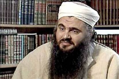 Mahmud Mohamed Othman, <i>Abu Qutada</i>, durante una entrevista televisada en 2000.