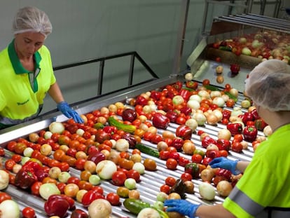 Trabajadoras de la fábrica murciana de Alvalle