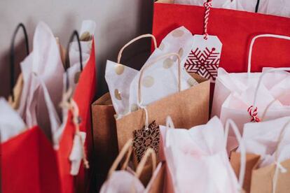 Reutilizar los regalos es otra solución más para una Navidad sostenible