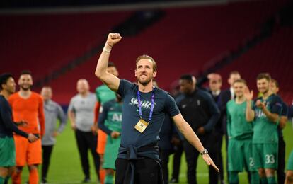 Harry Kane, del Tottenham Hotspur, celebra la victoria.