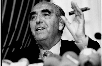 Fermín Ezcurra, el día que presentó su dimisión en 1994.