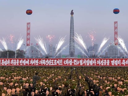 Celebrações neste sábado em Pyongyang pelo lançamento bem-sucedido do Hwasong-15, na quarta-feira passada.