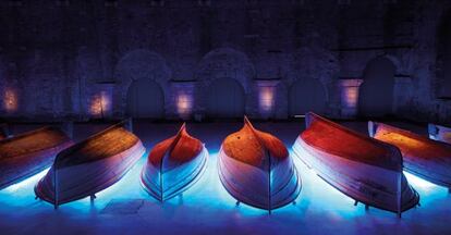 Algunos de los 'llaüts' instalados en el Arsenal de Venecia por el artista italiano afincado en Mallorca Fabrizio Plessi.