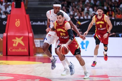 Abalde, ante Francia en Badalona.
