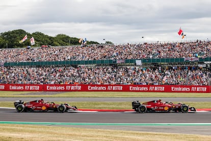 Charles Leclerc y Carlos Sainz, este domingo en el circuito de Silverstone.