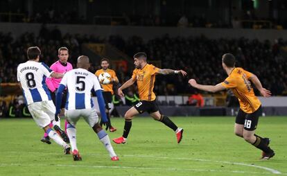 Neves marca el segundo gol del Wolves ante el Espanyol.