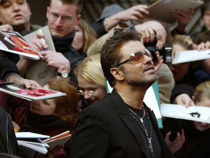 George Michael durante la presentación de la película 'George Michael - Una historia diferente' en Berlín (Alemania), el 16 de febrero de 2005.