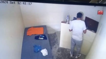El exvicepresidente Jorge Glas en una celda de detención en Ecuador el 6 de abril 2024.
