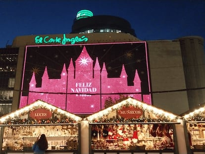 Centro El Corte Inglés con mercadillo navideño