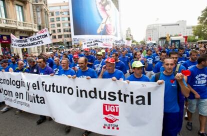 Manifestación de los trabajadores de Alstom realizada hoy en Barcelona.