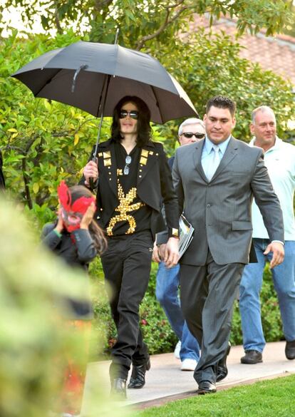 El tercero de los hijos del fallecido cantante Michael Jackson, Prince Michale Jackson II (más conocido como ‘Blanket’), nació en 2002 gracias a la gestación subrogada.