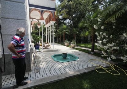 La Colonia de la Prensa del distrito de Carabanchel debe su fundación a un grupo de profesionales del periodismo y de las letras denominado Los cincuenta. Constituidos en cooperativa y de estilo art-decó, iniciaron en 1910 la construcción de este singular conjunto arquitectónico, con 39 hoteles y 17 parcelas sin edificar.