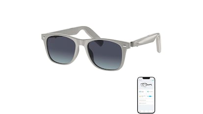Gafas inteligentes sobre fondo blanco.
