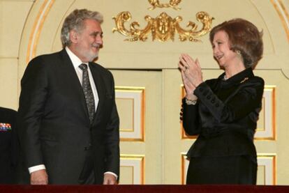 Plácido Domingo, anoche en el Teatro Real, con la Reina Sofía.